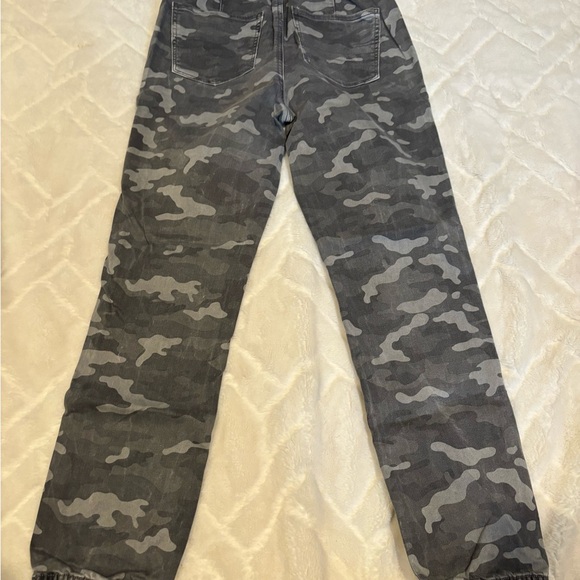 Women's/Teen's American Eagle pants with tapered bottom - Size 8 Worn 1x - Picture 10 of 11